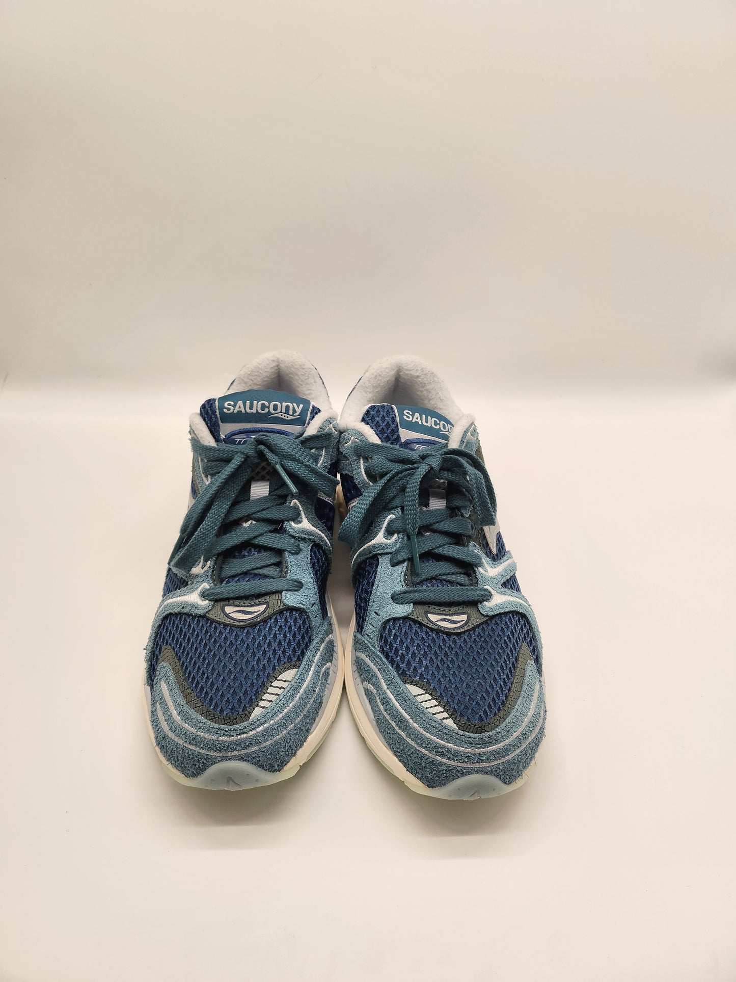 Saucony x END. ProGrid Triumph 4