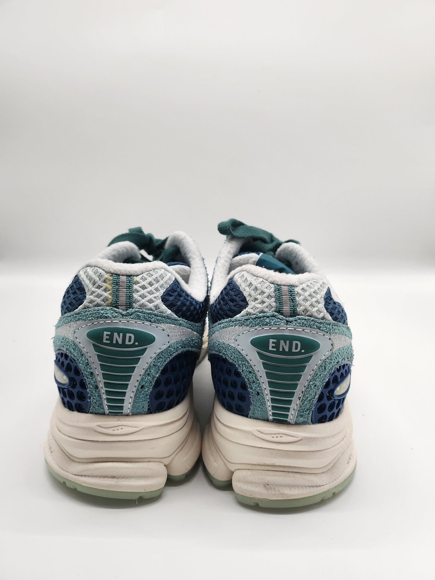 Saucony x END. ProGrid Triumph 4