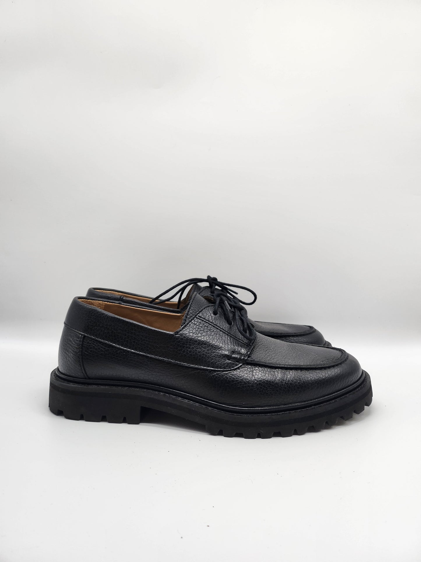 Arket Moc-Toe